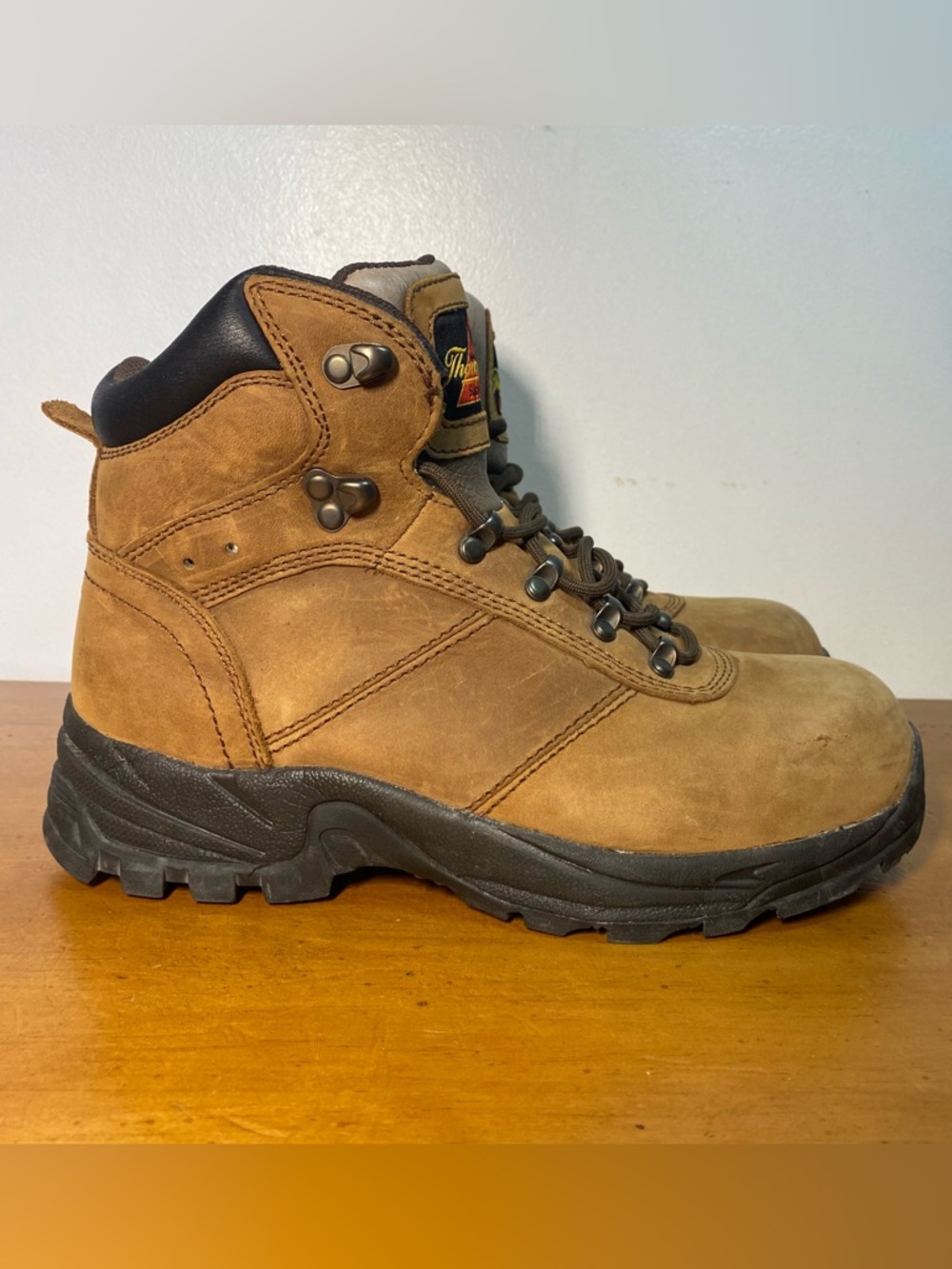 Thorogood Men’s 6 W Women’s 8 Wide ASTM Hiker Waterproof Steel Toe Work Boots
